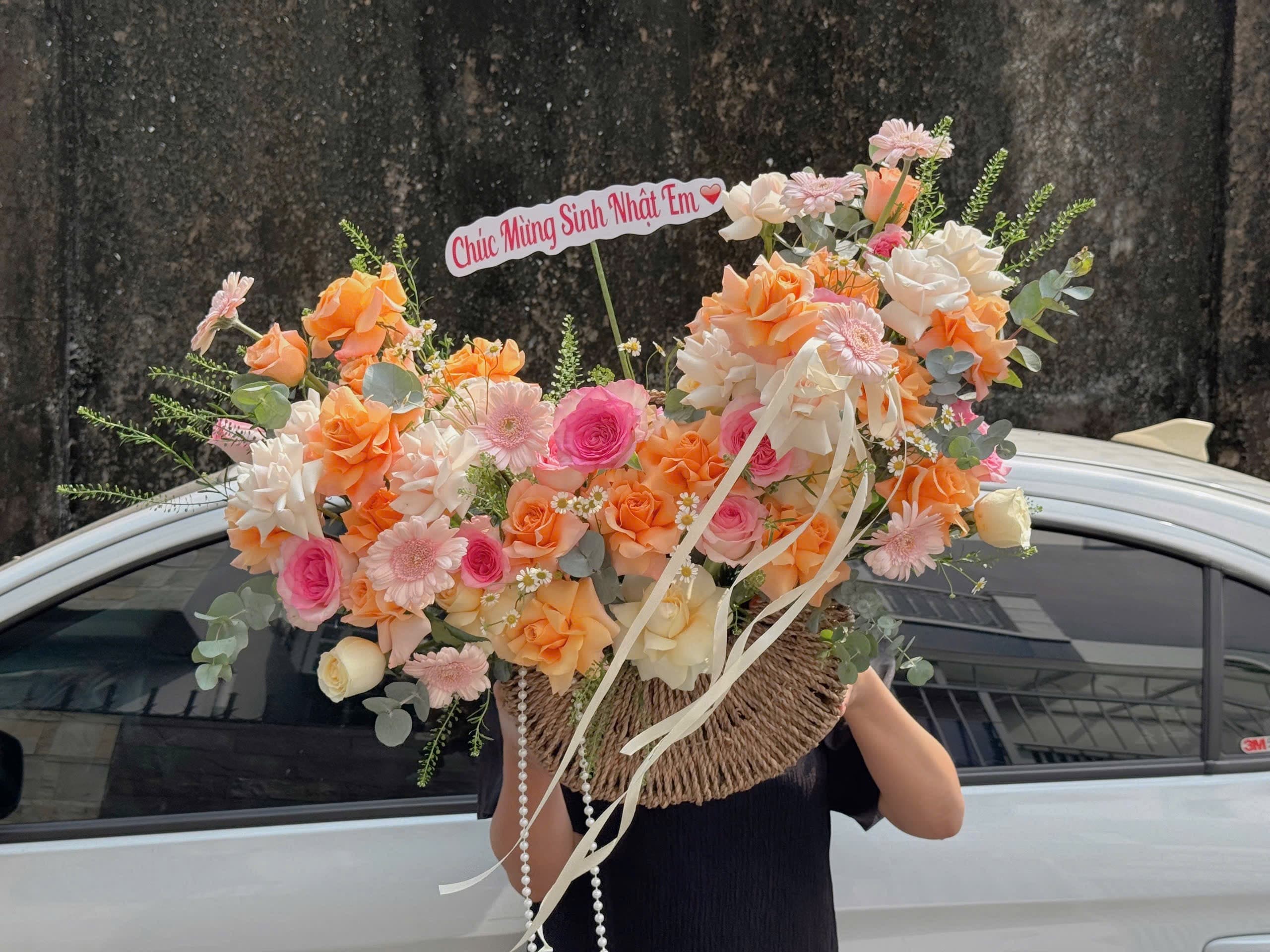 lãng hoa giỏ hoa 