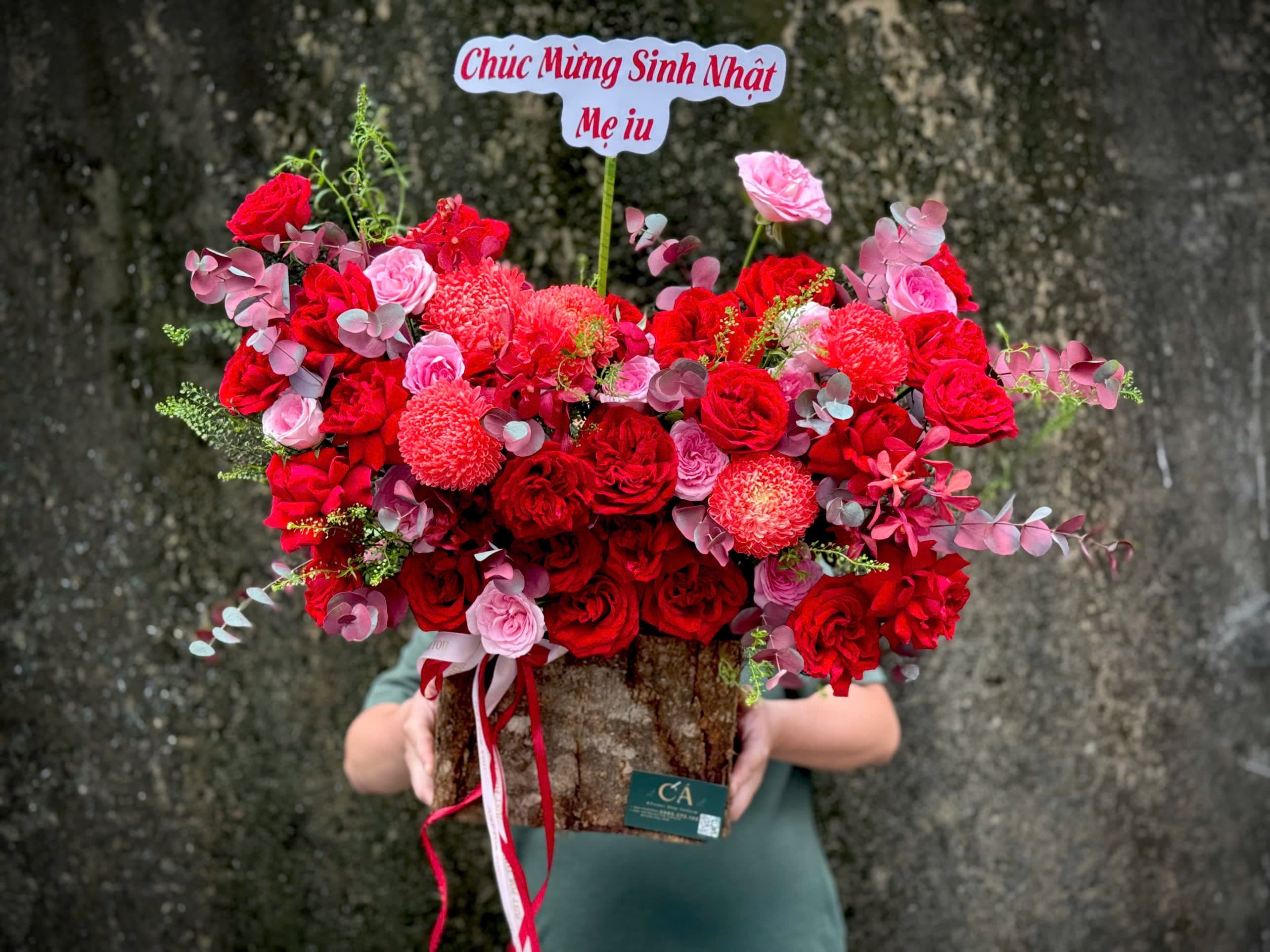 hoa để bàn giỏ hoa lãng hoa 