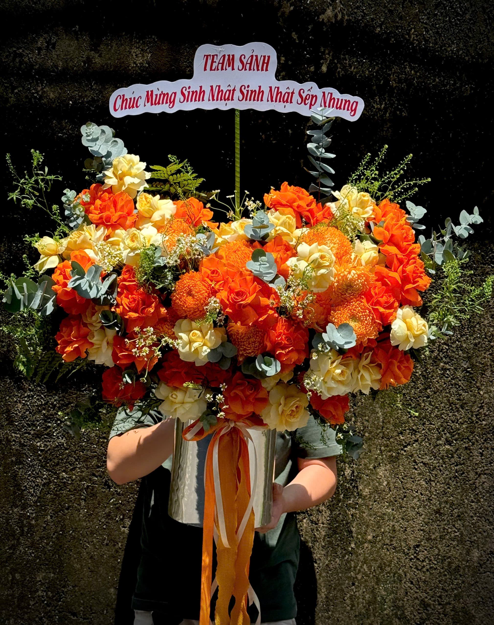 hoa để bàn giỏ hoa lãng hoa 